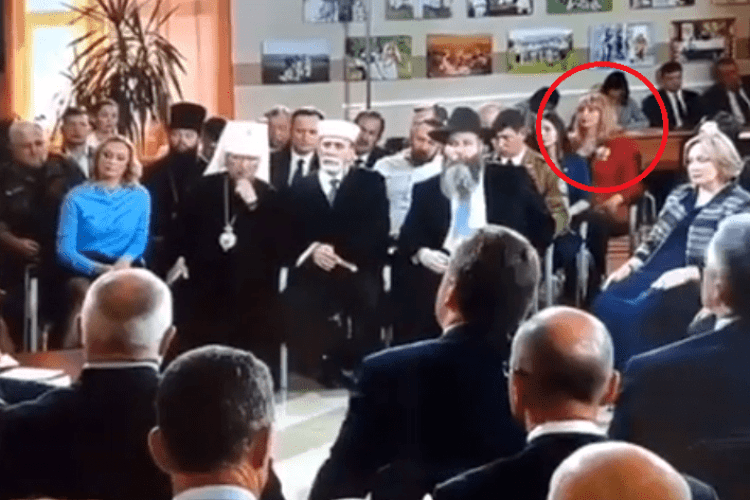 В окупованому Криму жінка перехрестилася під час зустрічі з Путіним (Відео)