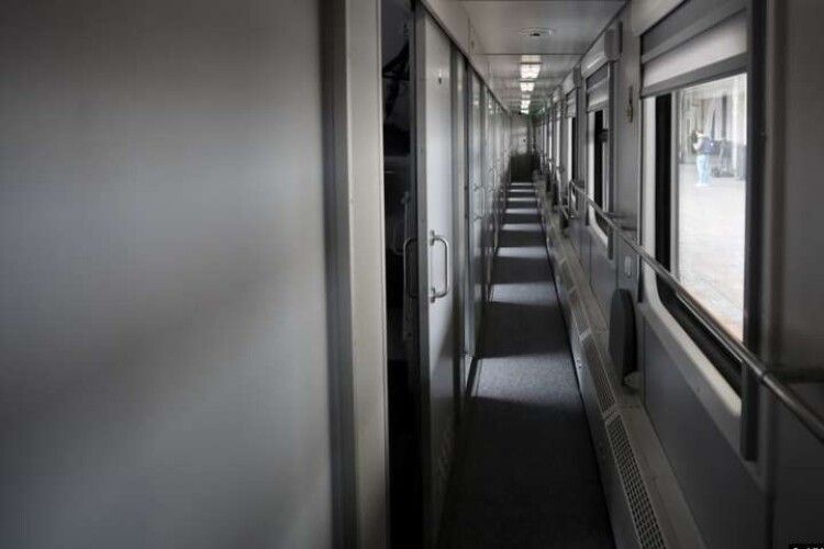 Після спроби зґвалтування у потязі просять повернути поліцію у вагони