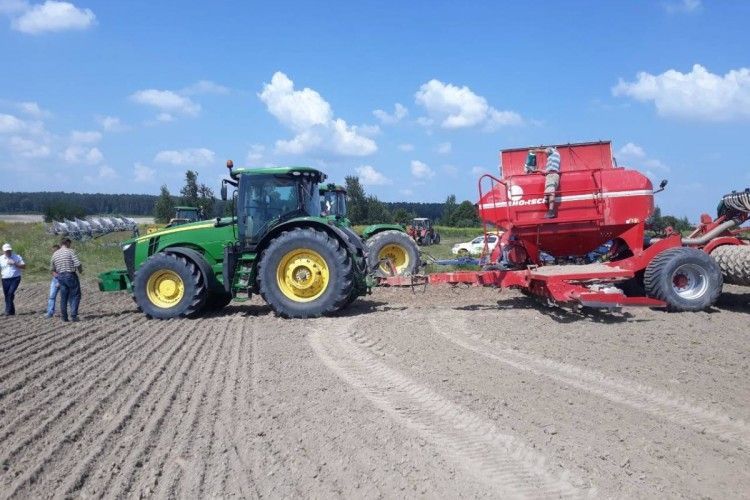 На Волині розпочали посів озимого ріпаку