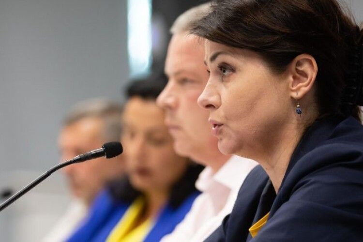Ірина Фріз: Міністр оборони, який заявляє про недосяжність стандартів НАТО для України, має піти у відставку
