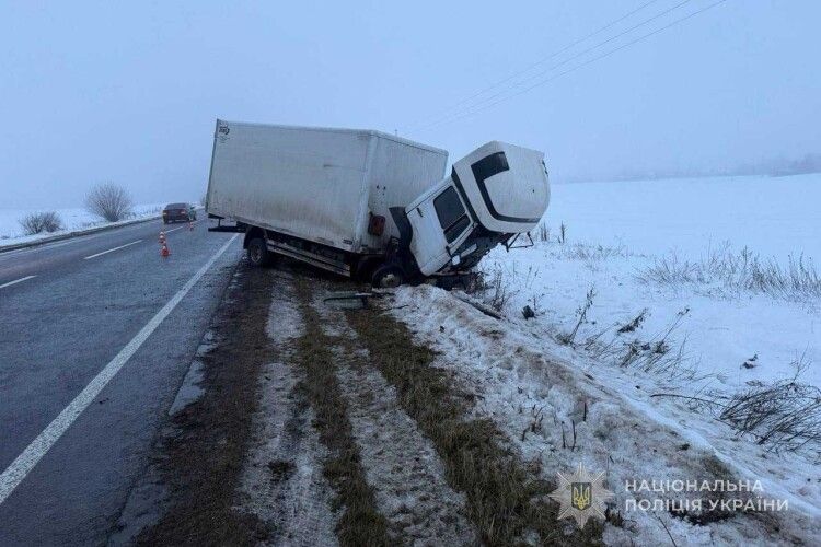 На Волині «Mercedes» протаранив «Jaguar», є загиблий