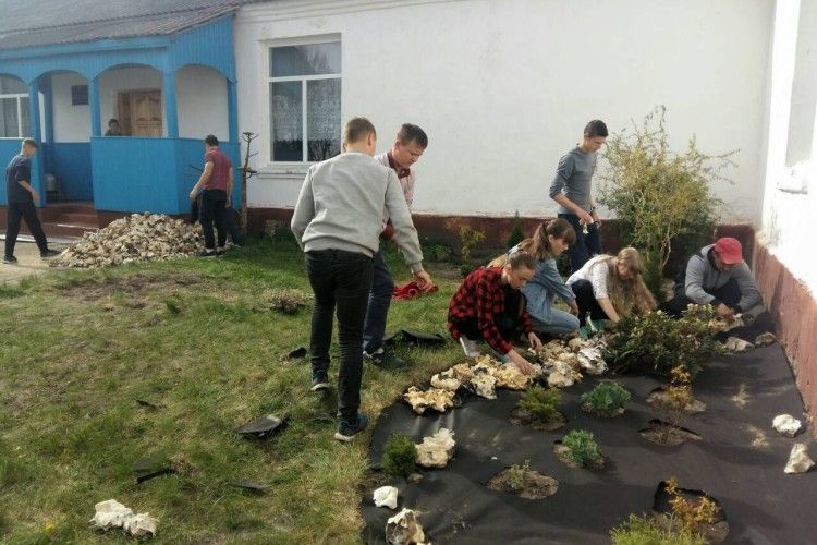 Лісівники розповіли і показали дітям Ратнівщини, яка праця є безпечною
