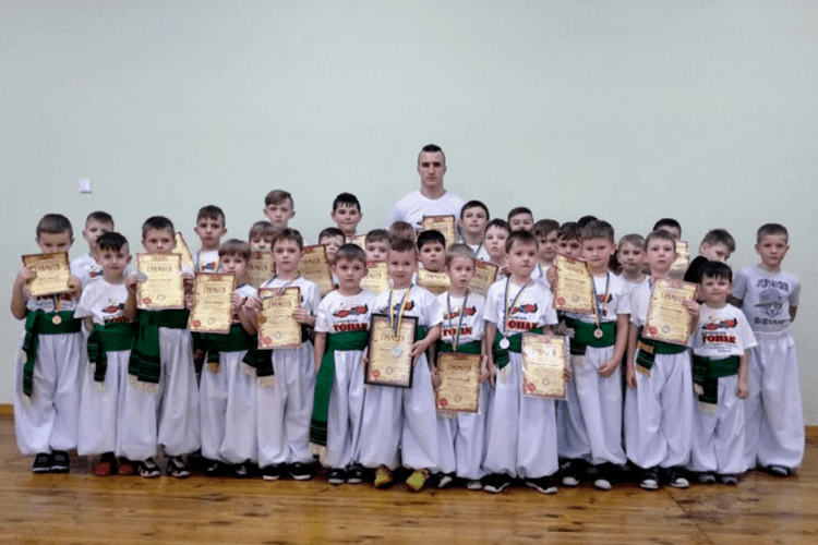 Острозькі козаки вибороли 25 призових місць у турнірі з бойового гопака