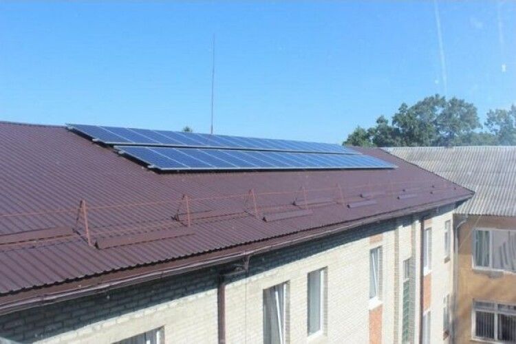 У Ківерцівській лікарні встановили сонячну електростанцію