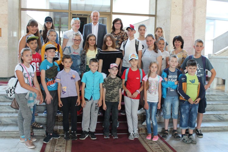 Діти учасників АТО вирушили до Буковелю на відпочинок