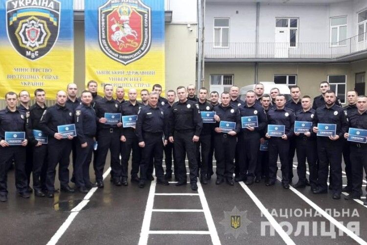 Поліцейські офіцери громад з Волині завершили підготовку у Львові 