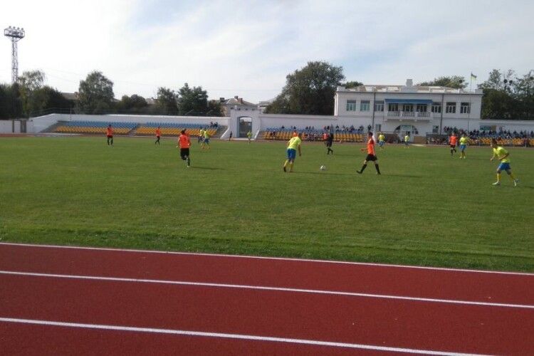 «Шахтар-Нововолинськ» переміг луцьку футбольну команду в матчі чемпіонату Волині