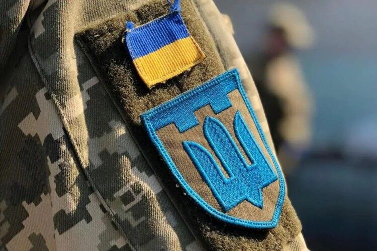 У Києві під час проходження ВЛК чоловік смертельно поранив лікарку