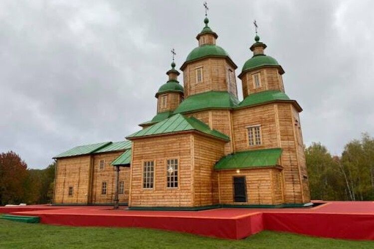 Найбільша збережена дерев’яна церква Гетьманщини святкує п'ятиріччя перевезення до Києва (Відео)