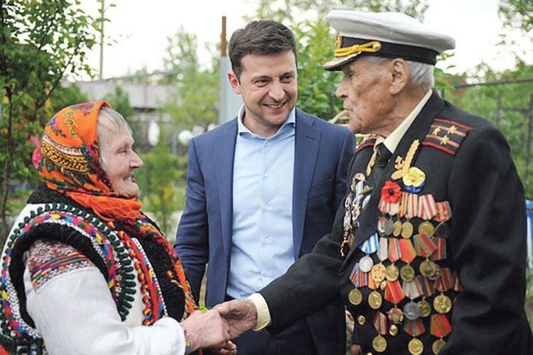Перший «плюсик» Зеленського:  8 травня він відзначив за українським сценарієм