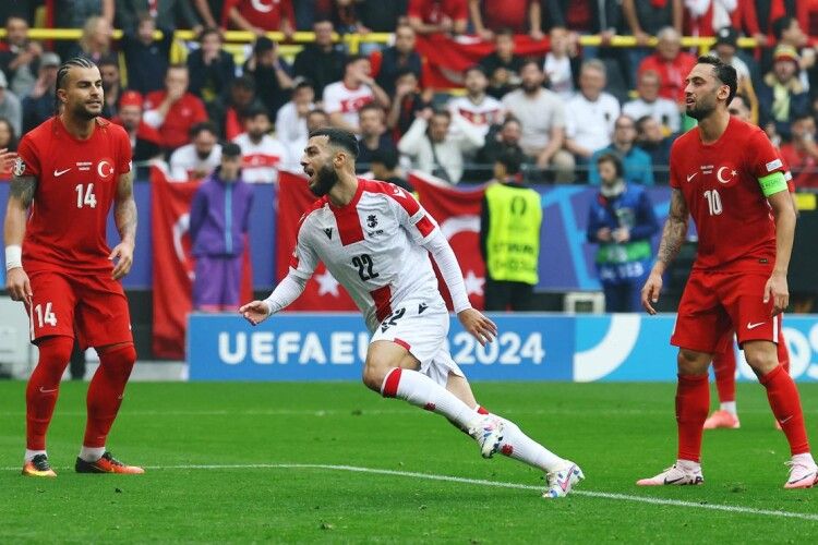 Грузини у першому матчі в історії на Євро заспівали «путін х***о» і дали справжній бій туркам (Відео)