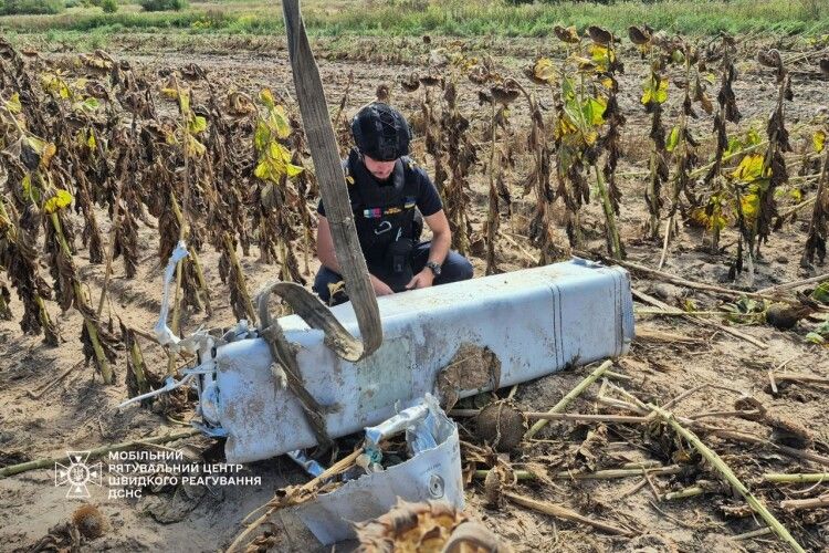 На Київщині фермери у полі знайшли залишки ракети