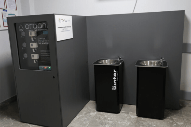 У школах Луцька запрацювали питні фонтанчики