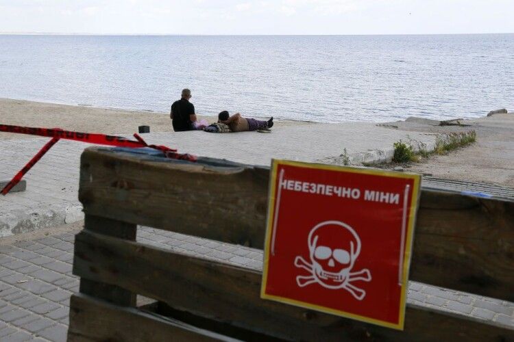 У Маріуполі на пляжі, який показово «розмінували» окупанти, загинув 8-річний хлопчик