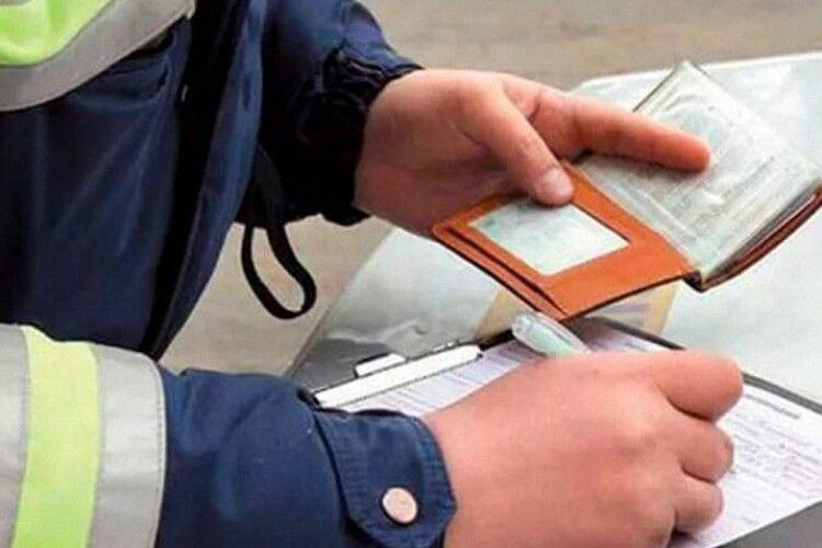 У Луцьку п'яний водій намагався втекти від патрульних
