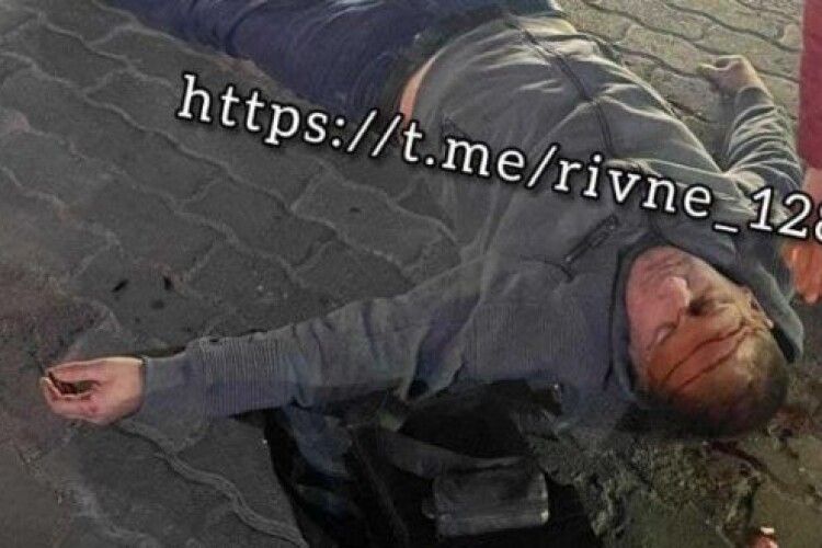 У центрі Рівного чоловіку розбили голову пляшкою