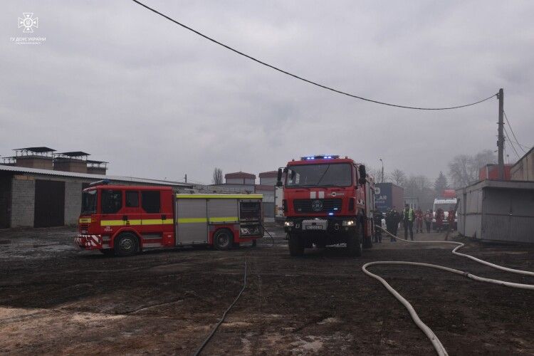 Луцькі рятувальники ледь встигли врятувати життя чоловіку