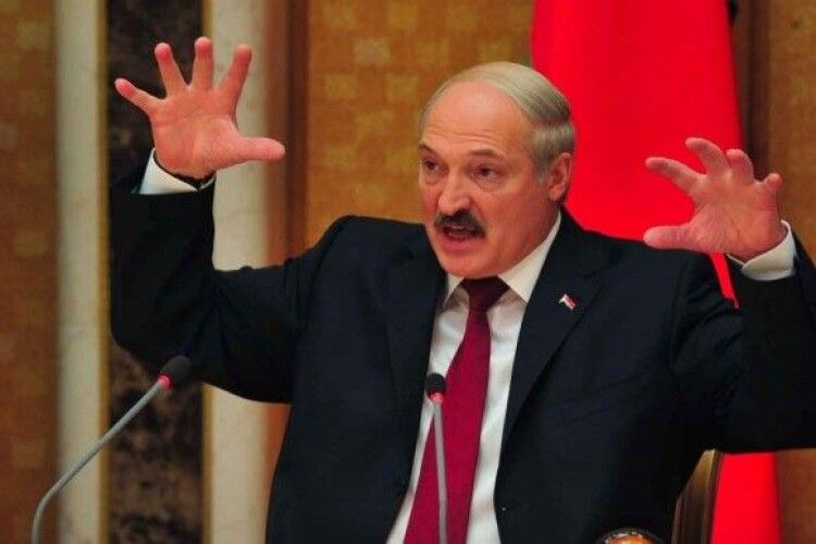 Лукашенко вже лякає протестувальників коронавірусом