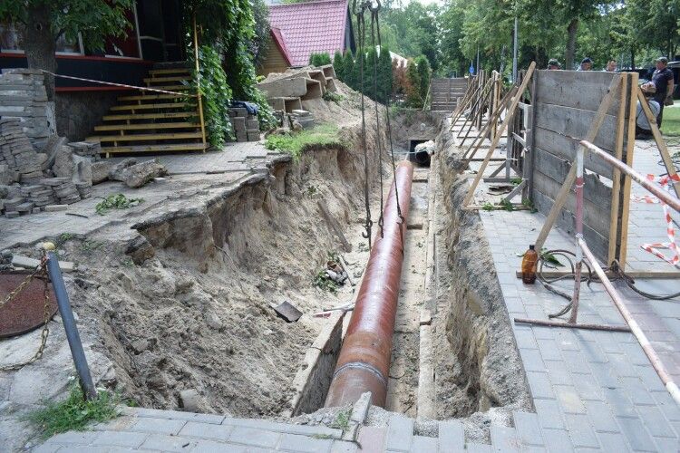 Через аварію на тепломережі частина лучан не має гарячої води