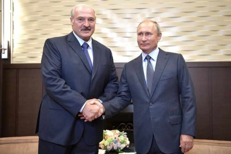 лукашенко пішов слідом за путіним: білорусь опинилася в стані дефолту