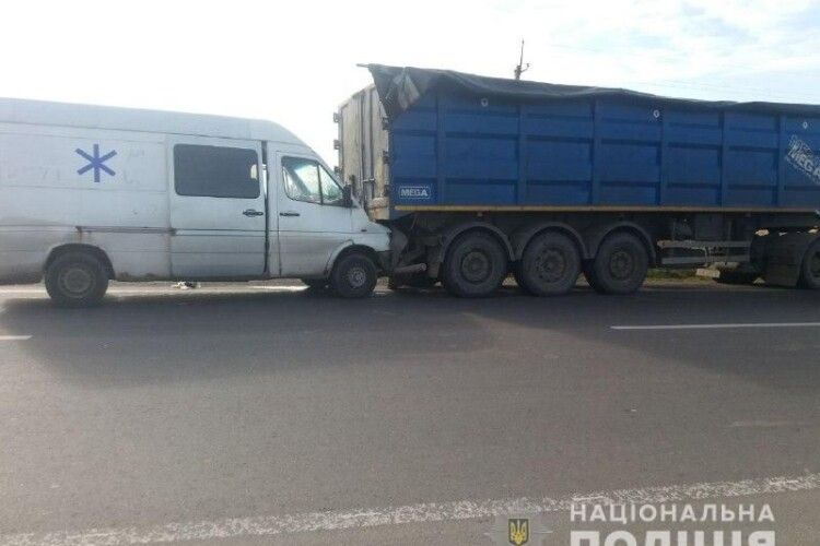 На Рівненщині зіткнулися маршрутка, мікроавтобус та вантажівка