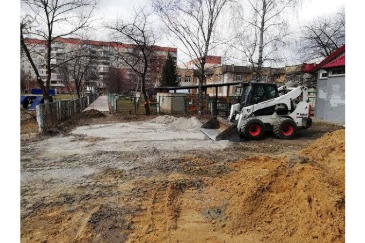 У Луцьку розпочали роботи з благоустрою територій