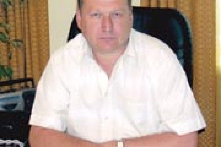 «БОРИС КЛІМЧУК ПІДНЯВ З КОЛІН БУДІВЕЛЬНУ ГАЛУЗЬ»*