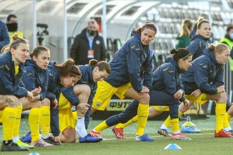 Троє спортсменок із футбольного клубу Волині гратимуть за збірну України в Японії