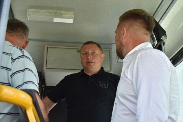 Військовим передали з Волині автобус для перевезення поранених бійців