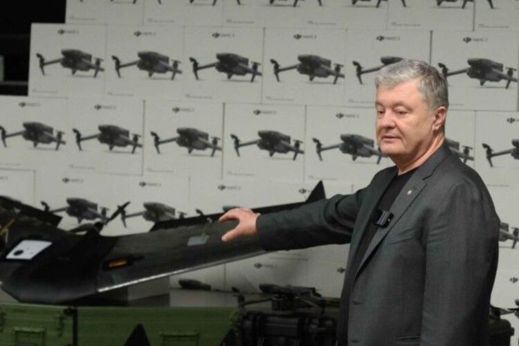 Квадрокоптери і «Валькірії» від «Рошен»: компанія Порошенка передає у війська велику партію безпілотників (Фото, відео)