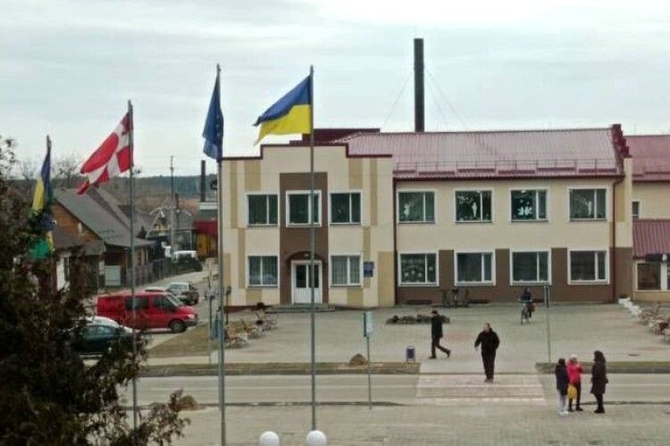 Сьогодні любешівців запрошують на підняття Державного Прапора