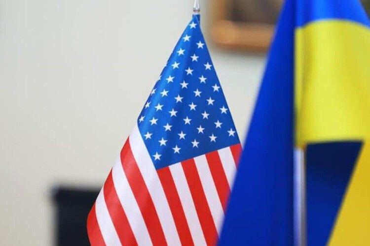 Україна запросила кандидатів у президенти США побачити країну, охоплену війною