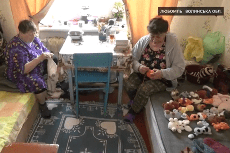 Як живуть переселенці у гуртожитку на Волині (Відео)