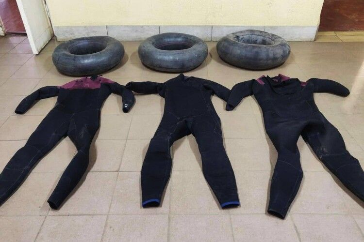 Троє ухилянтів намагалися втекти з країни, перепливши річку в гідрокостюмах