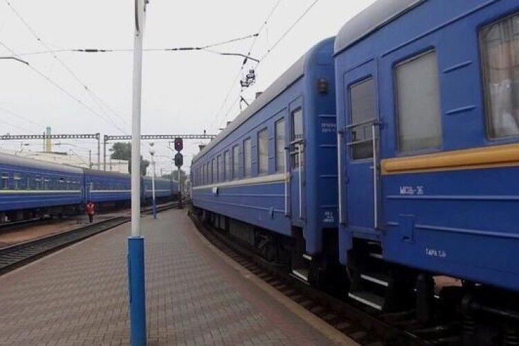 Укрзалізниця відновлює маршрути до червоної зони