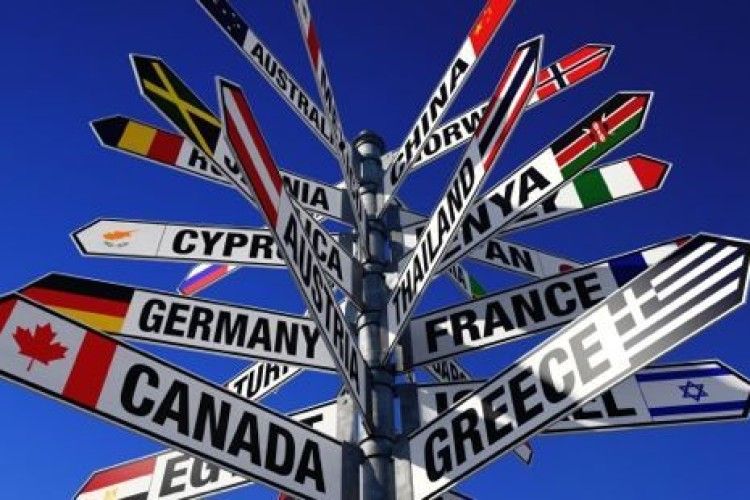 Скільки українців збирається виїхати