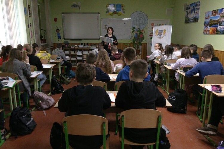 З поправкою на навантаження електромереж: на Рівненщині з понеділка відновлюють очне навчання