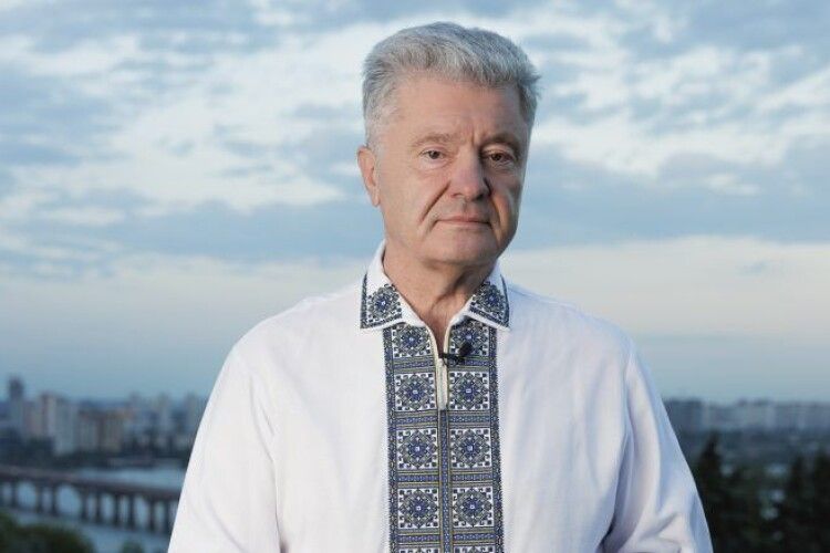 Дякую за те, що Україна є і точно буде: Порошенко привітав співвітчизників із Днем Незалежності
