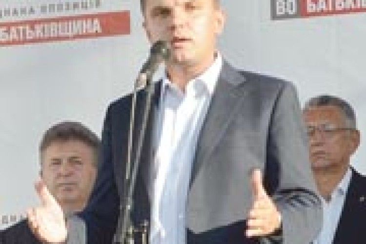 ІГОР ГУЗЬ: «ПАРТІЮ РЕГІОНІВ ТА СТЕПАНА ІВАХІВА ПОТРІБНО ЗУПИНИТИ!»*