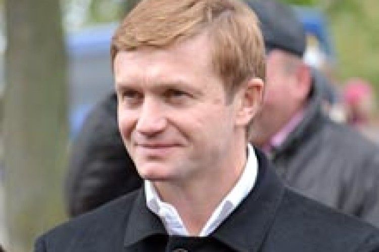 ЗА ДЕПУТАТСЬКУ ЗАРПЛАТУ ВИРІШИЛИ ПРОБЛЕМИ ТРЬОХ СІЛ*