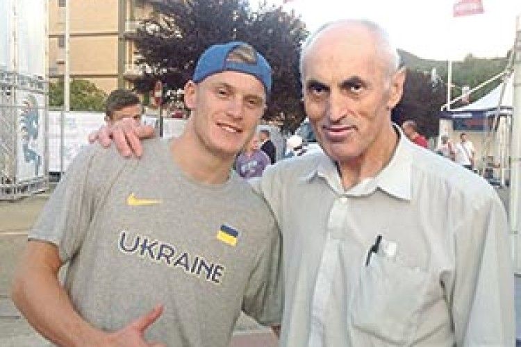 ХЛОПЕЦЬ ЗІ СТАРОГО ЧОРТОРИЙСЬКА МРІЄ МЕТНУТИ СПИС...  ДО БРАЗИЛІЇ