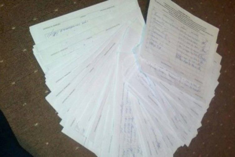 Вже тисяча лучан вимагають звіту в.о. голови Луцька Ігоря Поліщука про те, що зроблено для ліквідації смороду