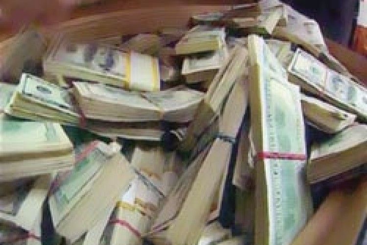 ЗА СИНА У БАТЬКІВ ВИМАГАЛИ  ДЕСЯТЬ ТИСЯЧ ДОЛАРІВ
