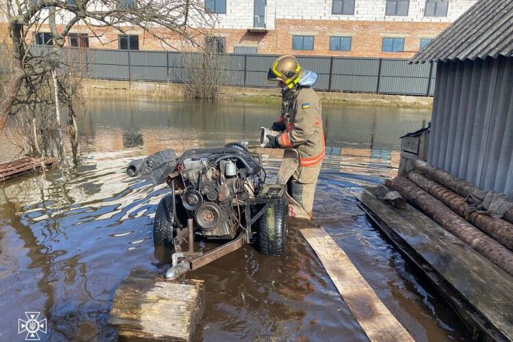 Волинські рятувальники показали, як працювали «на воді» (Фото)