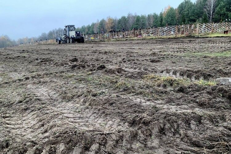 Громада на Волині розширює територію поховання у 6 разів