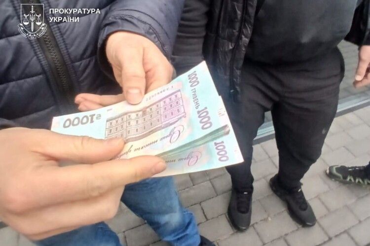 «Або плати, або проблеми»: на Волині затримали впливового чиновника