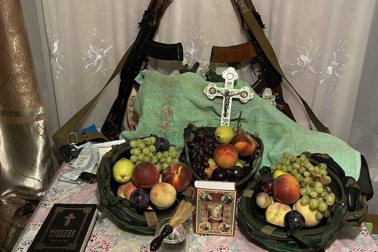 Замість кошиків - каски: бійці 100 бригади з Волині показали, як відзначили Спас на «нулі» (Фото)