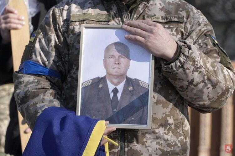 У Володимирі попрощалися з волинянином, який загинув на російсько-українській війні (Фото)
