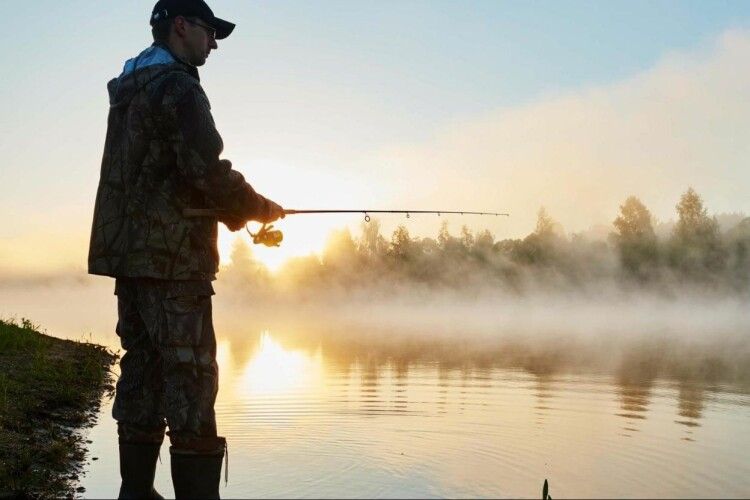 Військовослужбовець з Волині вирішив ловити рибу  не вудкою, а... гранатою