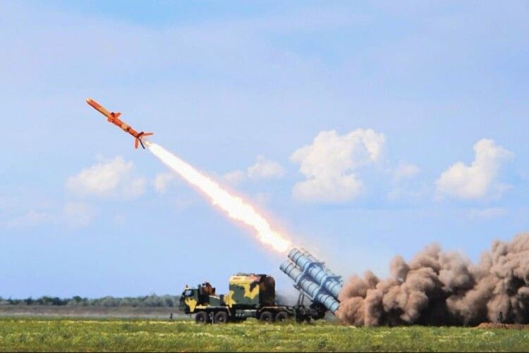 «Нептун» - суто український винахід»: Порошенко розповів, чим збили крейсер «Москва» та подякував ЗСУ
